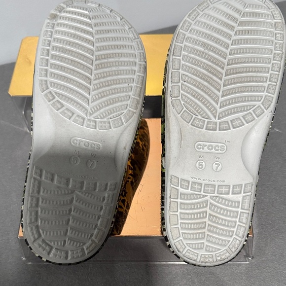 CROCS Women's Sandals - Black, Green, Cream Leopard 7W/5M - Picture 7 of 7